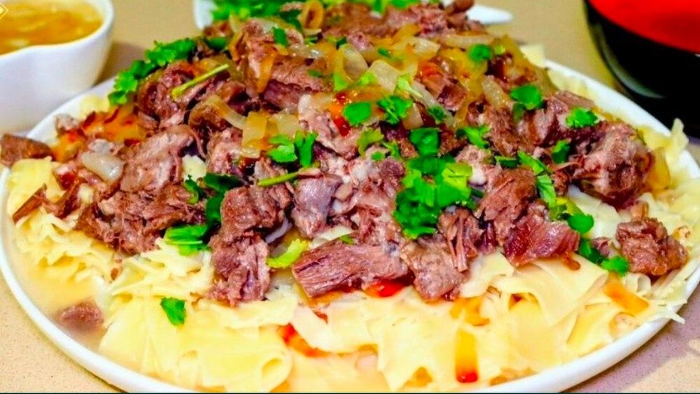 Катаю лепешки для бешбармак