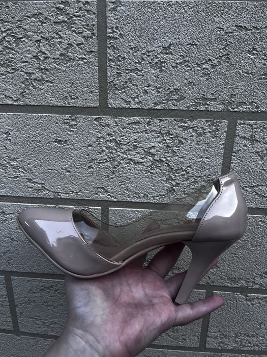 Туфли бежывый 35 размер