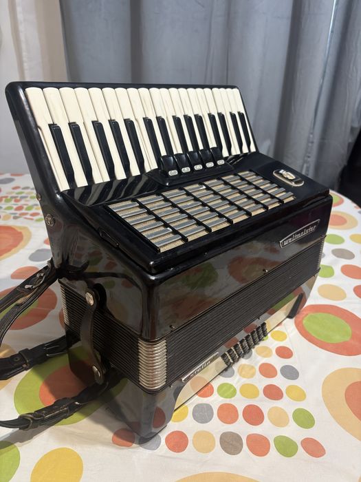 Vand acordeon weltmeister stella 48 de basi