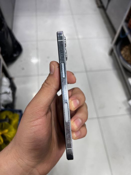 Iphone 12 pro max 128 gb kelishtirip beriladi obmen bor