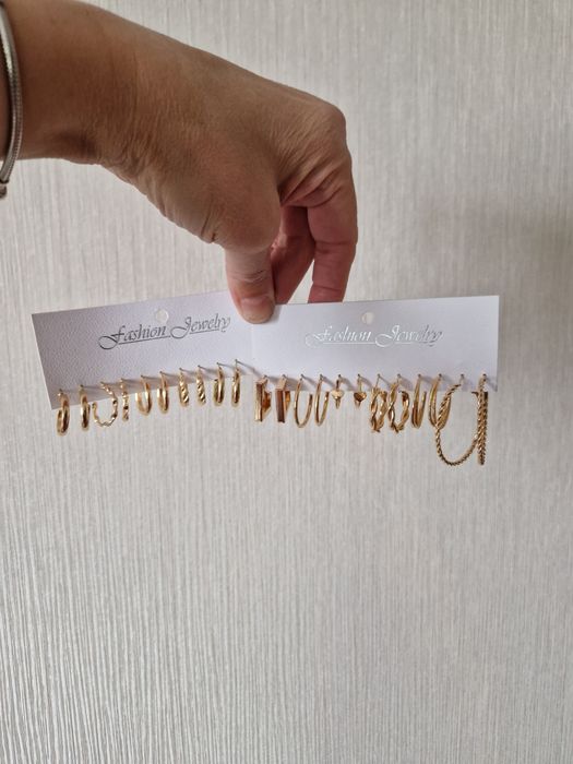 За 11 пар серьги 1000тг