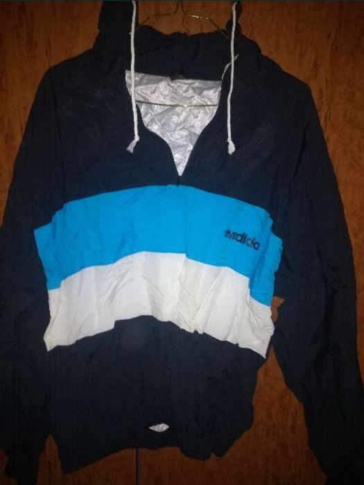 Продавам анцузи, спортни екипи ,тениски