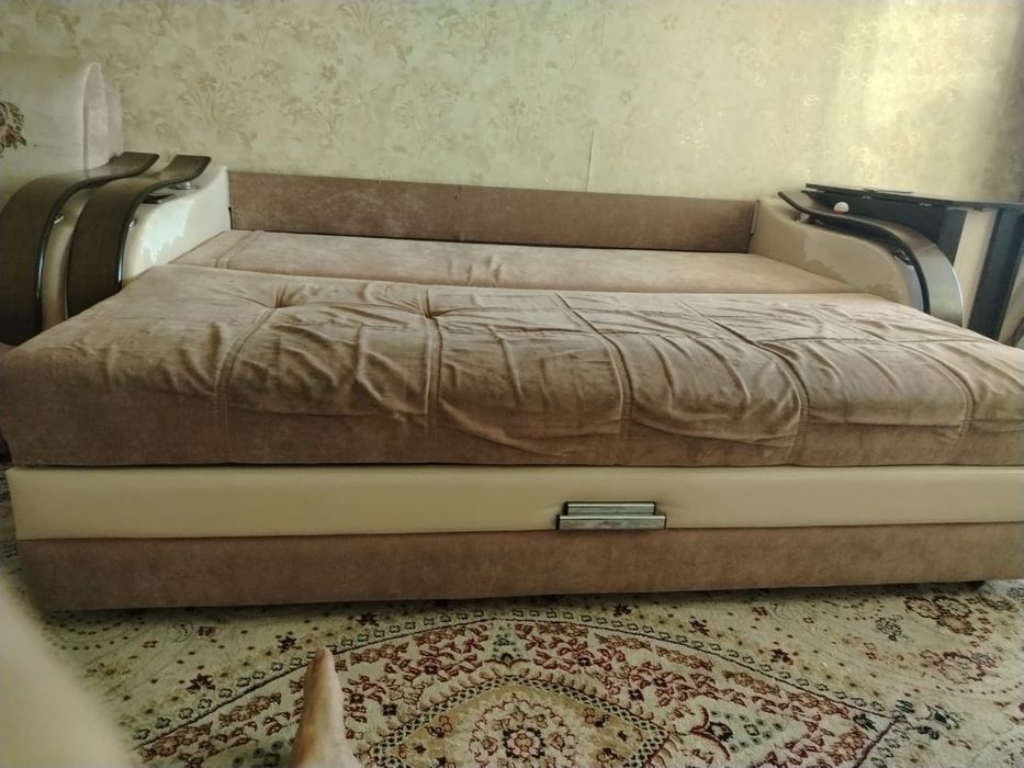 Продам 2 дивана в хорошем состоянии