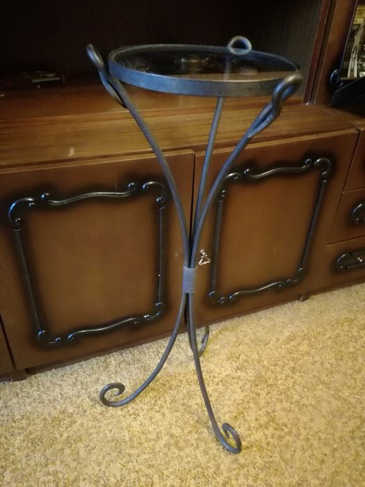 Семпла масичка от патинирано ковано желязо