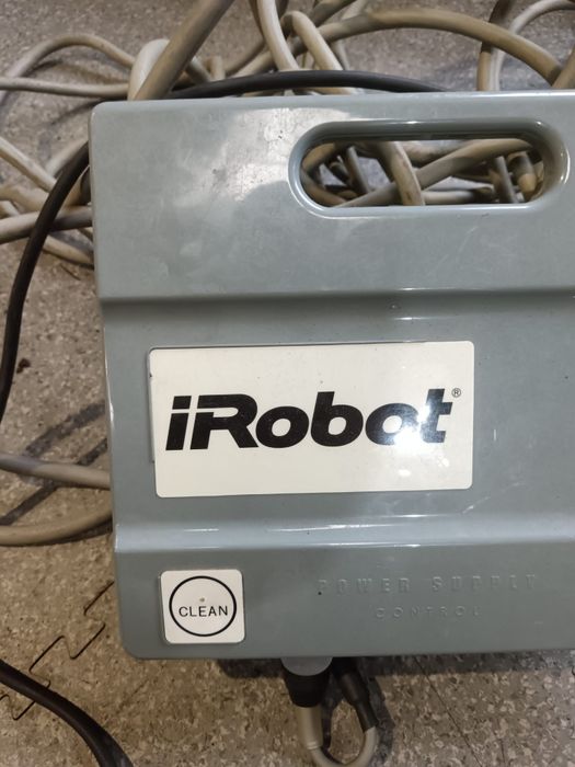 IRobot. Piscina pentru  piese