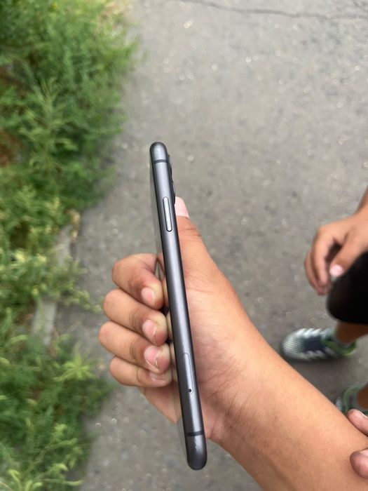 iPhone 11  64 гб