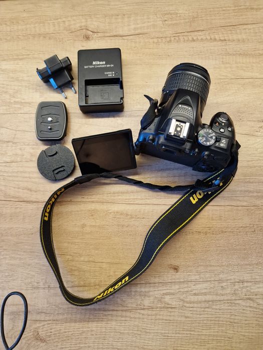 Nikon D5300 + obiectiv 18-55mm VR