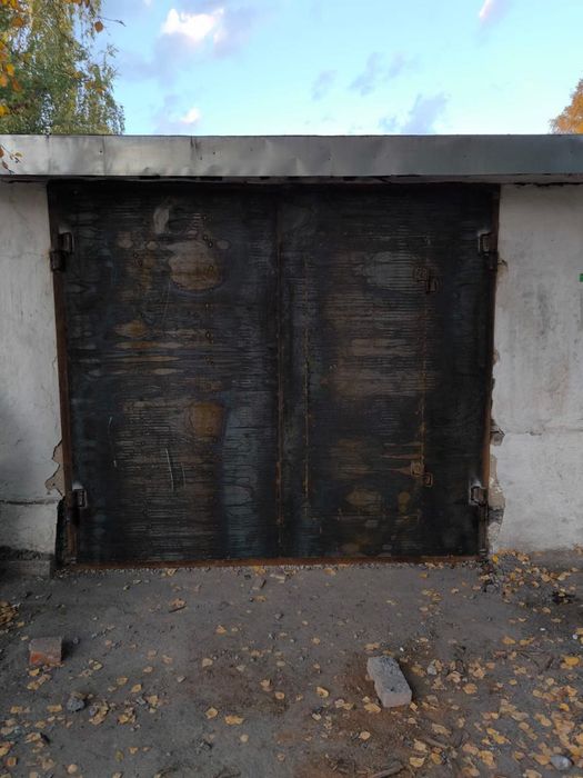 Гаражные ворота продам.