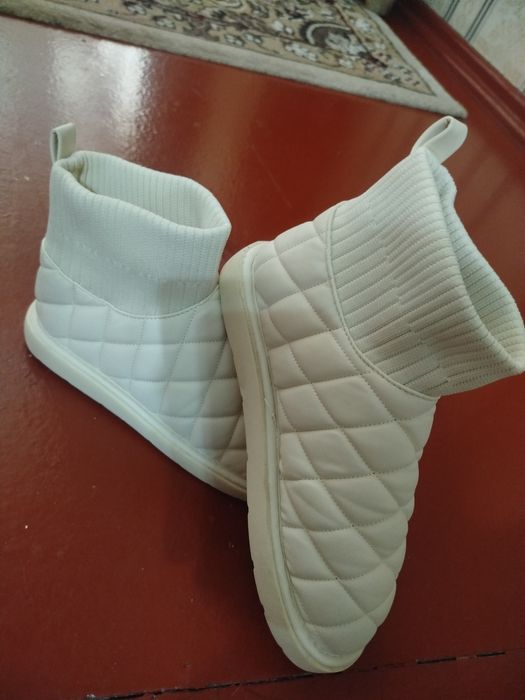 Qishki uggi sotiladi