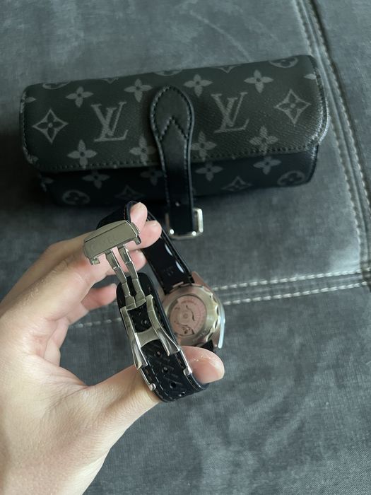 Часовници Cartier, OMEGA, CVSTOS