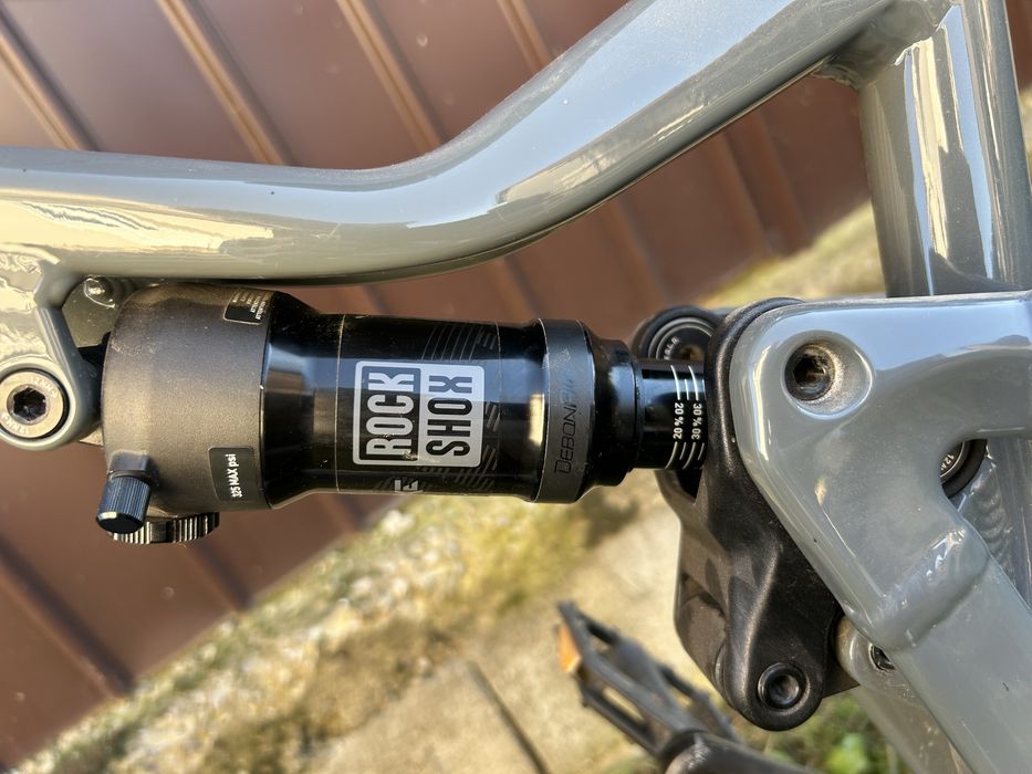 Bicicleta focus thron