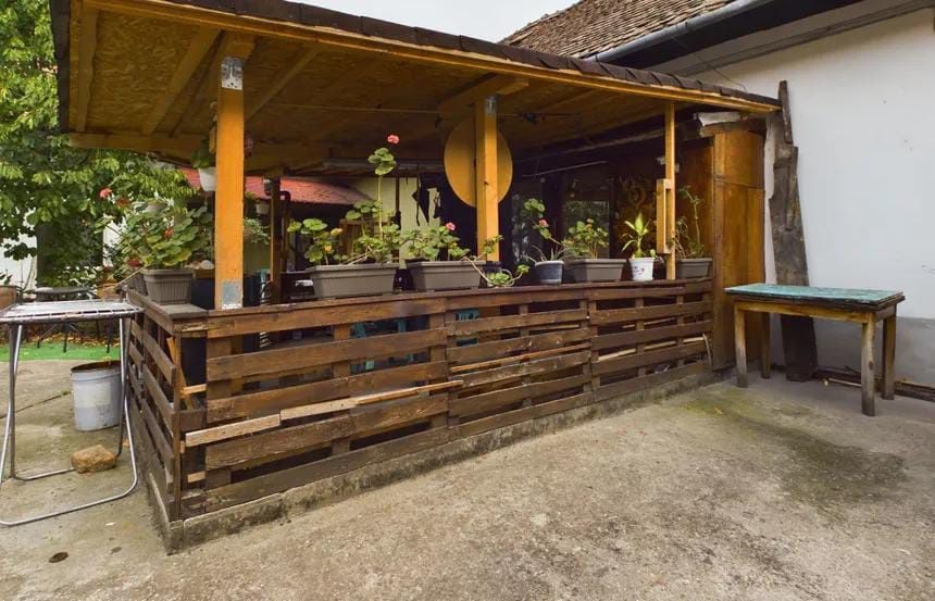 Apartament la curte comuna