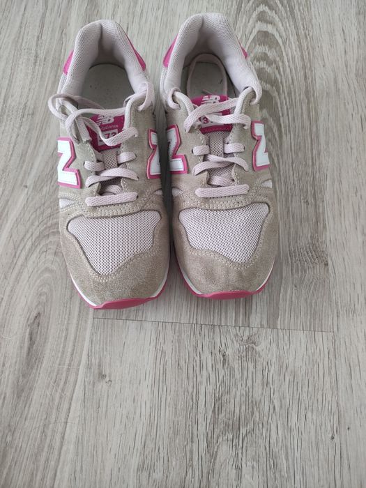 Adidasi  New Balance marimea 35 ca noi purtati putin