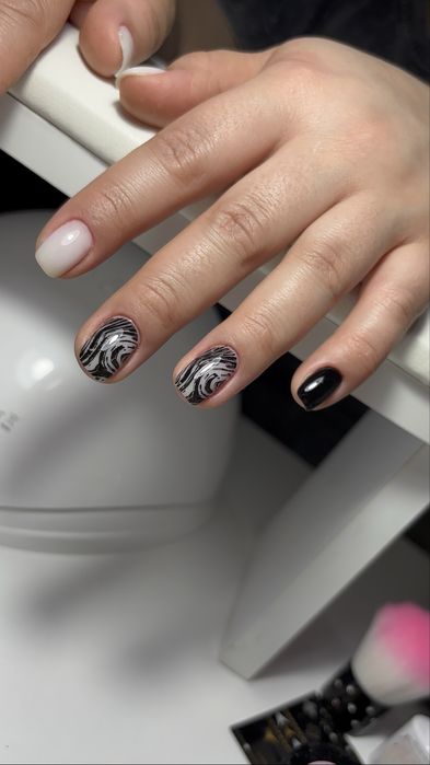 Маникюр и педикюр