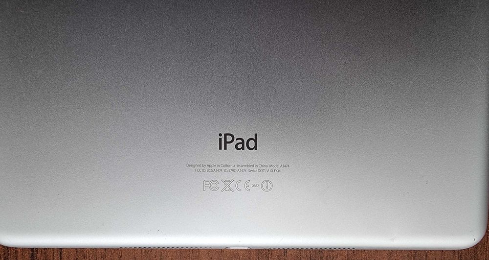 Планшет Apple Ipad air a1474