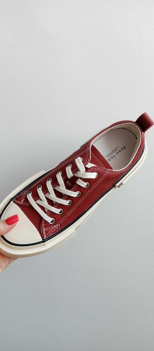 Продаю кеды новые