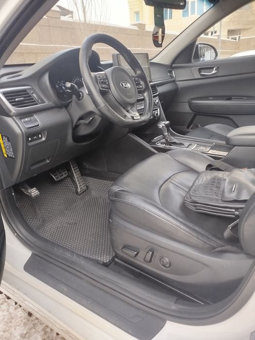 Kia K5 год 2016 объём 20 Пробег оригинал