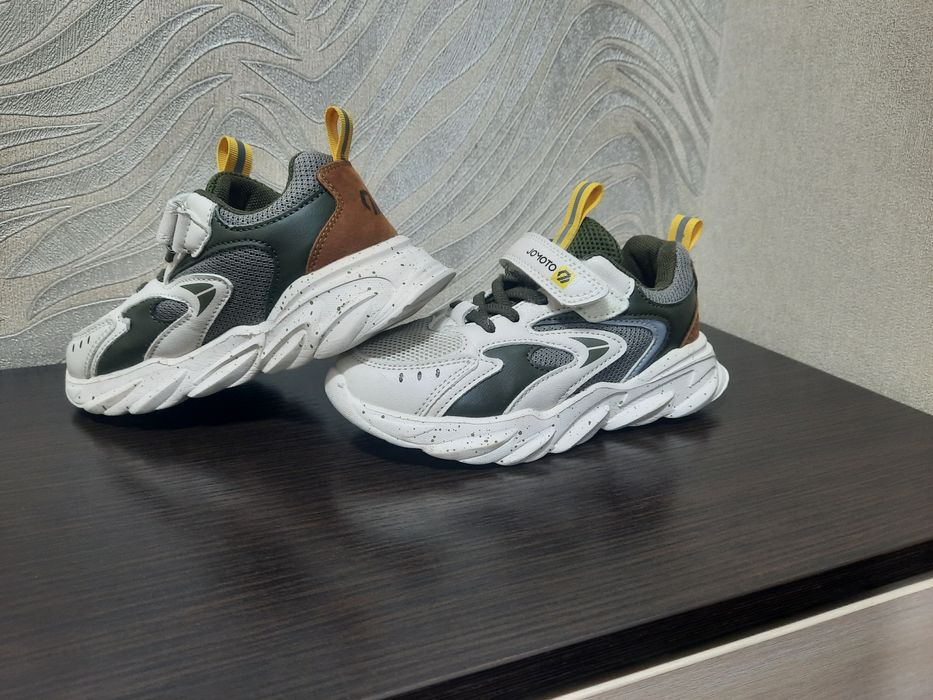 Кроссовки детские