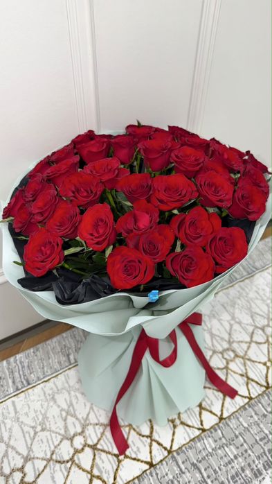 цветы 51 роза красный