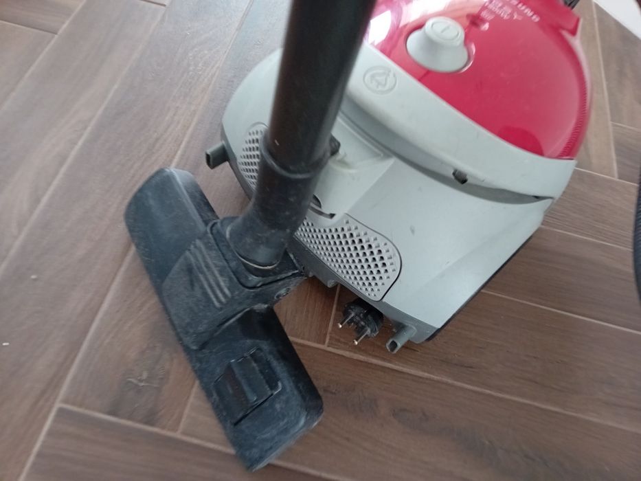 aspirator cu sac samsung 1600w putere mare impecabil saci de rezerva