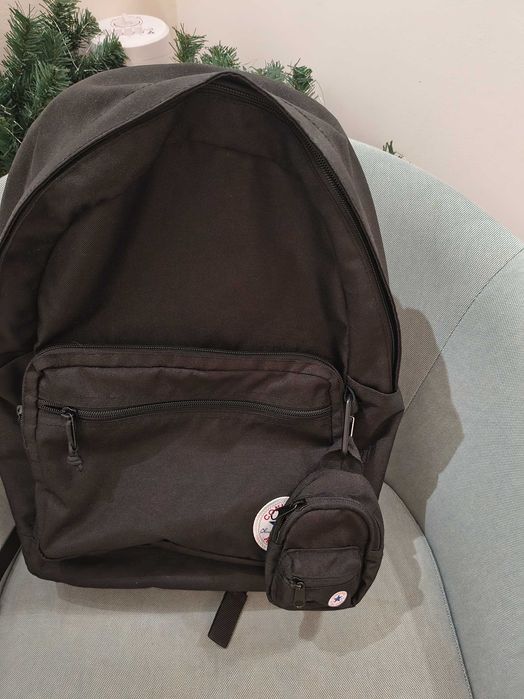 Раница черна Converse