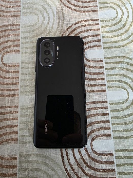 Продавам Huawei nova Y70 (128 gb) – отлично състояние