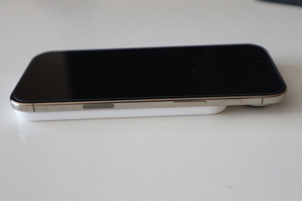 iPhone Air 256 GB Light  Gold+ Оригинален Apple MagSafe Battery Pack – В гаранция