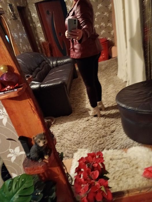 Geaca de piele naturala mărimea M, nouă