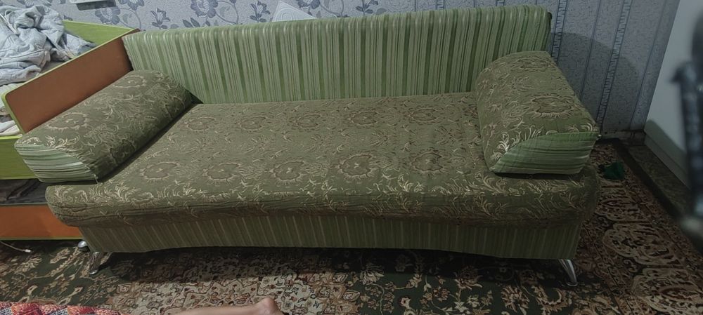 Продам диван в хорошем состоянии