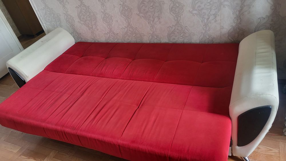 Отдам даром диван