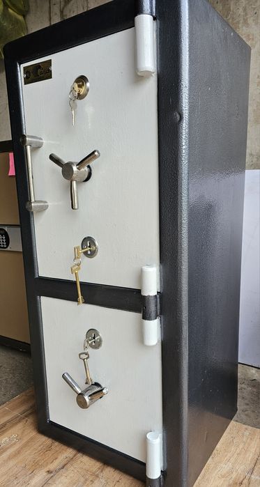 Огнеупорный сейф тяжёлый Иранский песочный несгораемый