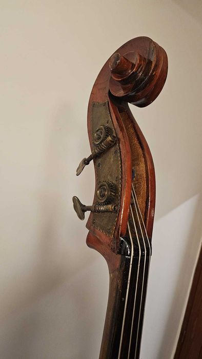 Vând contrabas acustic cu 4 corzi