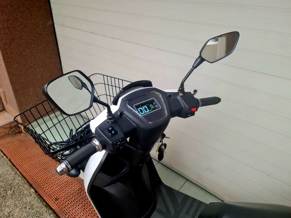 Vand/Schimb/Rate Scuter electric pentru livratori/cargo