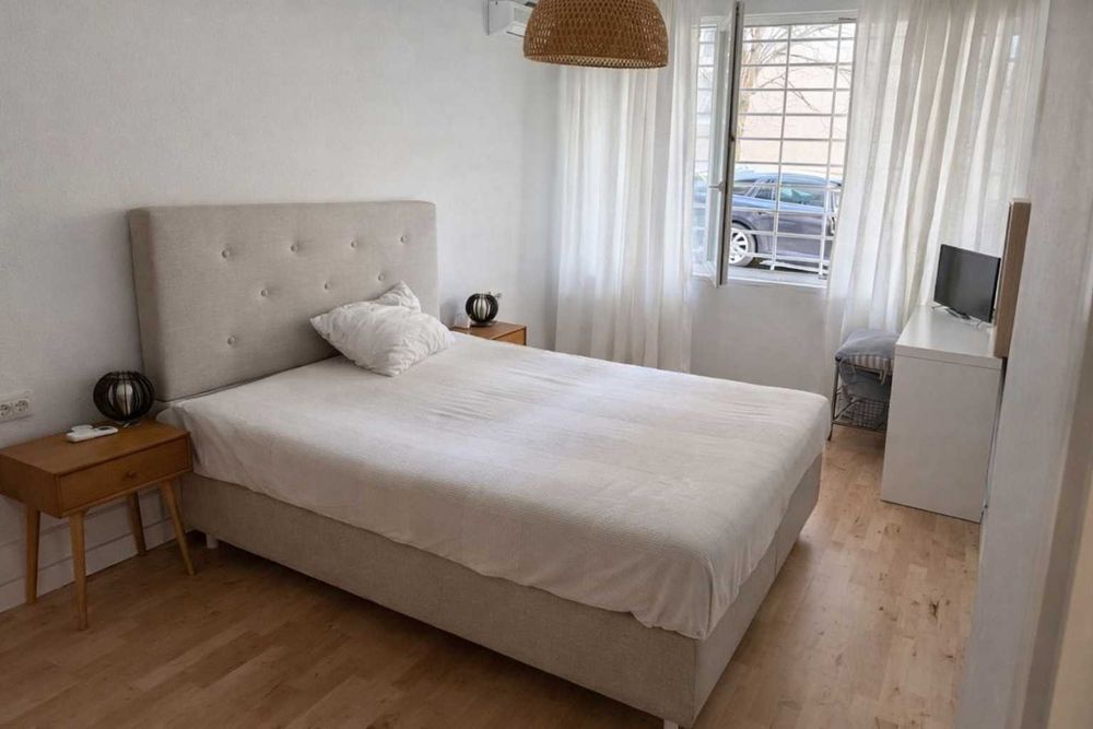 Дава се под наем Тристаен апартамент в София, Гео Милев - 76 кв.м за 900 € - Снимка #2