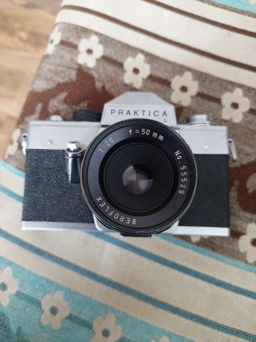 Aparat foto pe film Praktica L, cu obiectiv 2.8 , f-50mm,model vintage
