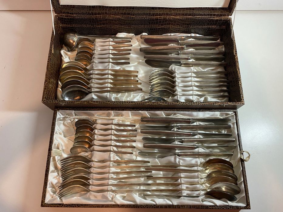 Set Tacâmuri Vintage din Alpaca Argintată 50 Piese; Linguri Furculițe