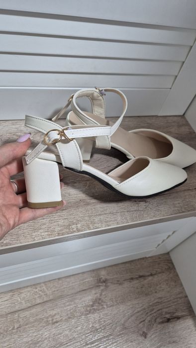 Очень красивые туфли 33 размера