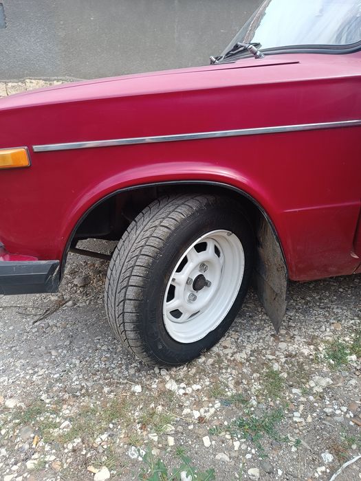 Продавам лада 1500s ,запазана ,гаражна със газова уретба