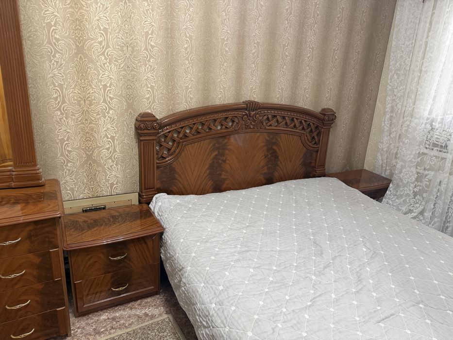Продам спальный гарнитур