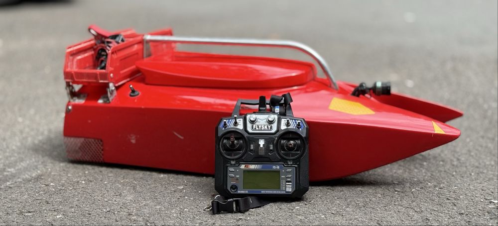 RC лодка за риболов (Bait Boat) с дистанционно FlySky FS-i6