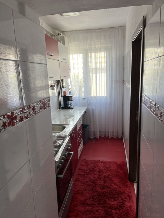 Inchiriez apartament