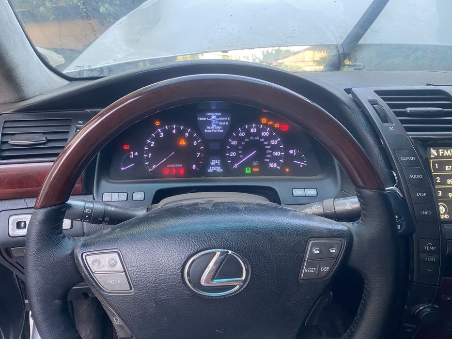 Лексус LS 460