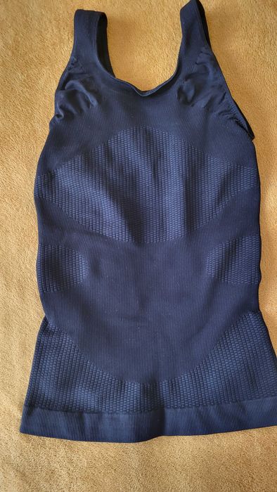 Дамски стягащ топ