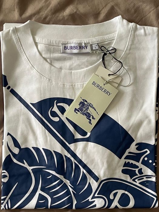 Тениска Burrbery.налични размери S,M,L,2Xl