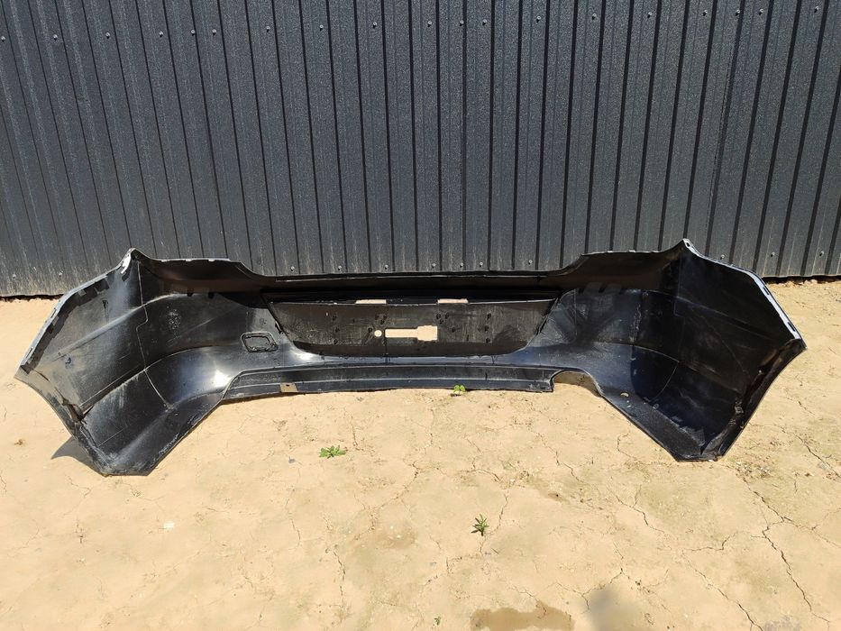 Продам бампер на кобальт