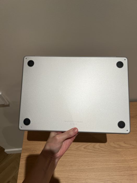 Продам macbook air 16 gb 256  чип м3