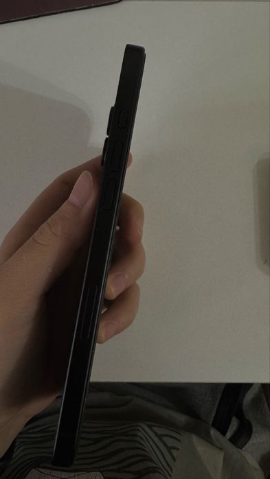 Продам iPhone 16 Plus