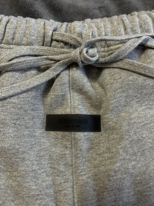 Pantaloni Essentials originali