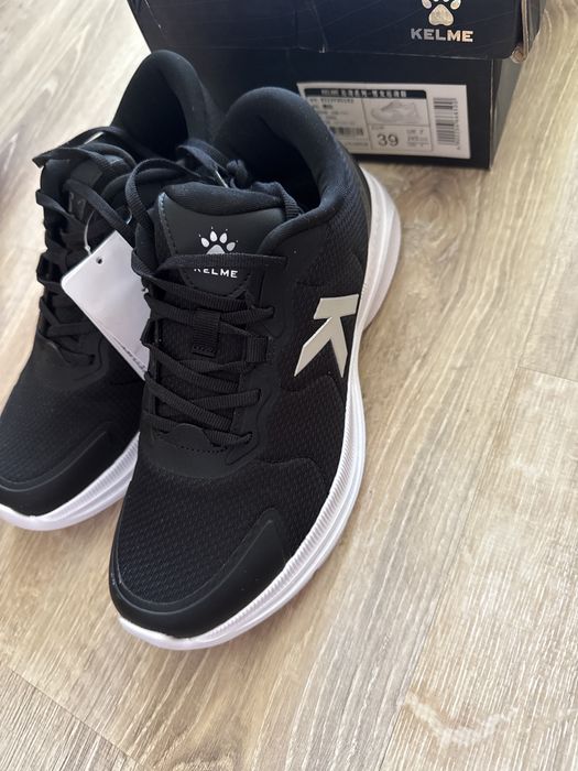 Кросовки 39 размер,