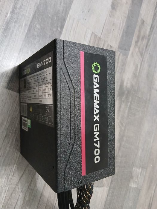 Блок питание GameMax 700вт